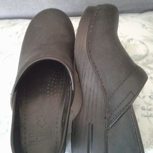 Dansko 36 oiled black
